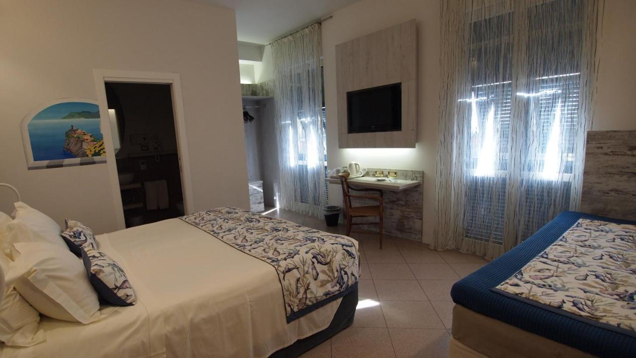Piccolo Hotel Монелья Экстерьер фото