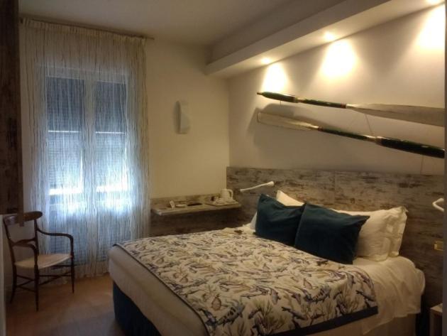 Piccolo Hotel Монелья Экстерьер фото