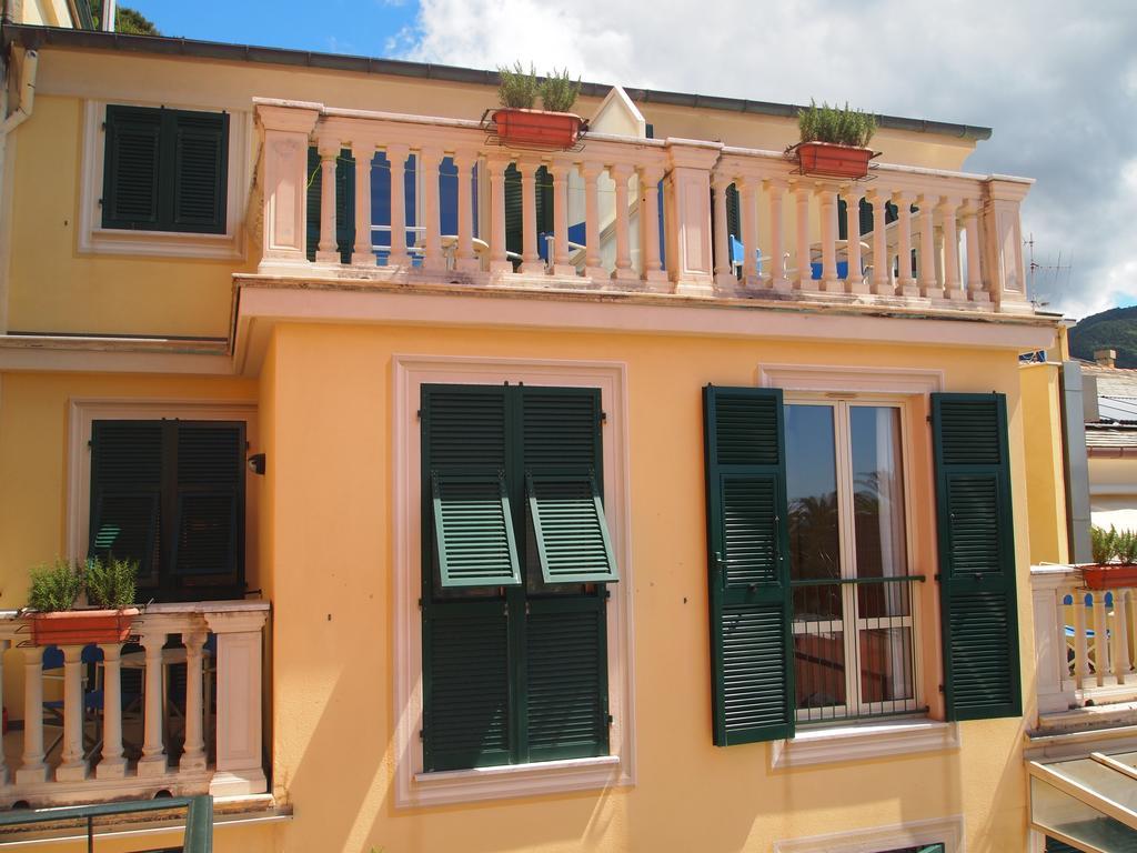 Piccolo Hotel Монелья Экстерьер фото