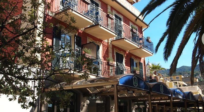 Piccolo Hotel Монелья Экстерьер фото