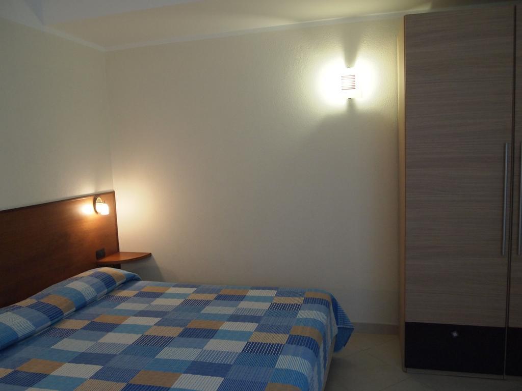 Piccolo Hotel Монелья Экстерьер фото